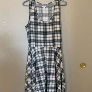 Lularoe Nikki Dreas.